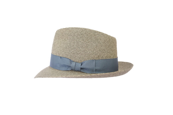 Sombrero clásico gris con banda azul y detalle de lazo.